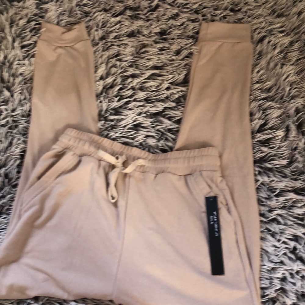 Different sized matching outfit crop hoodie sweat pants thin fabric